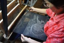 Oshima Tsumugimura / Anda dapat mengamati proses pembuatan kain tradisional Amami Oshima Tsumugi yang telah memiliki sejarah selama 1300 tahun
