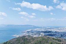 Taman Samaura-Yuen menawarkan panorama laut pedalaman Seto.
