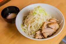 Abura-soba shoyu dengan onsen tamago