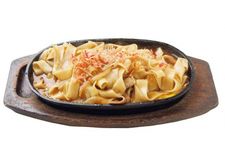 &ldquo;Yaki Futo-kishimen&rdquo; seharga 720 yen. Tekstur orisinal yang berbeda dari udon goreng dan pasta. 