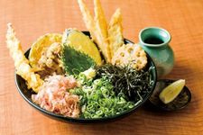 &ldquo;Tempura Bukkake&rdquo; (800 yen)