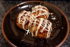 takoyaki diberi saus