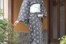 Yukata Berpola Tanshoku Geometric dari Lugnoncure