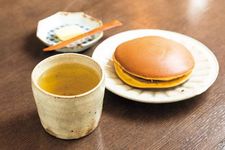 Terdapat lima jenis pilihan minuman yang termasuk dalam set menu dorayaki 