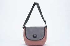 Flap Shoulder Bag (tersedia dalam warna nude pink dan abu-abu, hitam, dan biru navy) 