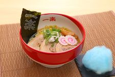 Ichiraku Ramen Naruto Rasengan Special seharga 1.280 yen, termasuk permen kapas berbentuk seperti Rasengan, senjata Naruto. Di toko ini dilarang melempar permen kapas layaknya Rasengan.