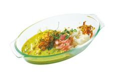 Daily Mini Curry (700 yen), kamu bisa memilih salah satu dari tiga jenis kari yang berubah setiap harinya dan menyajikannya dalam porsi yang kamu mau