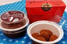 The Almond Chocolate Cocoa Mini Cup (200 yen) dengan berat 29 gram. 