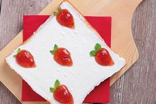 Strawberry motif toast. 