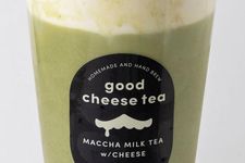 Matcha Milk Cheese Tea yang dijual seharga 626 yen menggunakan Uji Matcha untuk rasa manis yang agak pahit dan halus.