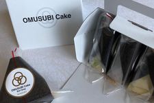 Kue bolu onigiri