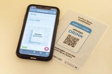 Pindai kode QR dengan ponselmu untuk layanan &ldquo;always Drink&rdquo;. 