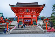 fushimi inari-taisha shrine, kyoto, jepang