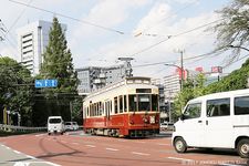 Perjalanan ke Asukayama menggunakan trem Toden Arakawa Line.