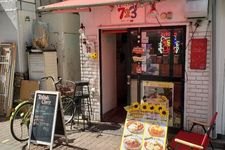 Kitchen 723 menawarkan kari dengan desain interior kedai yang unik dan letakknya yang tak biasa.