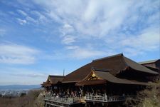 Kiyomizu-dera, wisata di Kyoto yang juga dilengkapi dengan toko oleh-oleh. (KOMPAS.COM/YUHARRANI AISYAH)