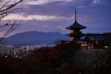 Ilustrasi Kiyomizu-dera, kuil di Kyoto yang wajib dikunjungi. (DOK. 京都のフリー写真素材集)