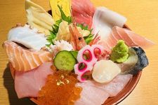 Seafood rice bowl khas Hokkaido. (PHOTO-AC/マイペイ)