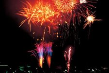 Festival kembang api di Taman Barat Sendai dalam perayaan Festival Tanabata Sendai. (KARAKSA MEDIA PARTNER)
