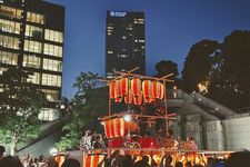 Tarian bon odori dalam Sannou Matsuri, festival musim panas di Jepang. (HOSHIMACHI YOZORA VIA KARAKSA MEDIA PARTNER)