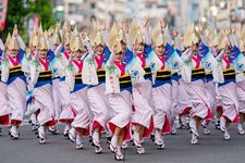 Penari Awa Odori saat festival musim panas di Jepang. (KARAKSA MEDIA PARTNER)