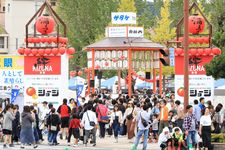 Sake Matsuri di Saijo, Kota Higashihiroshima, Prefektur Hiroshima. (JNTO/&copy;HIGASHIHIROSHIMA CITY TOURISM ASSOCIATION)