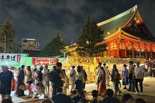 Suasana di lokasi festival hanabi atau kembang api di Tokyo, Jepang. (KARAKSA MEDIA PARTNER)