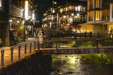 Suasana Ginzan Onsen saat malam hari. (DOK. JNTO)