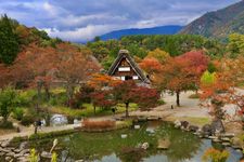 Suasana musim gugur di Desa Shirakawa, Prefektur Gifu, Jepang. 