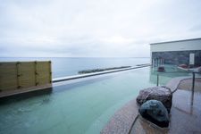 Onsen Kaike di tepi laut, Prefektur Tottori, Jepang. (&copy;JNTO)