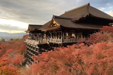 Kuil Kiyomizu-dera di Kyoto, wilayah Kansai, Jepang