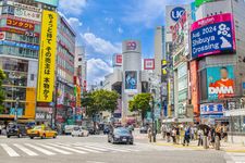 Shibuya Scramble Crossing, persimpangan jalan tersibuk di Jepang.