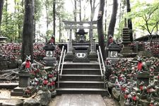 Toyokawa Inari atau Reikizuka di Sapporo, Jepang.