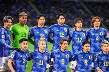 Para pemain Timnas Jepang berpose untuk foto tim sebelum dimulainya pertandingan kualifikasi Piala Dunia 2026 antara Jepang dan Korea Utara di Stadion Nasional di Tokyo pada 21 Maret 2024.