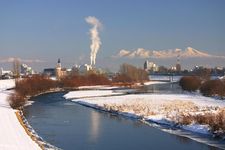 Sungai Ishikari di Kota Asahikawa, Hokkaido, Jepang.