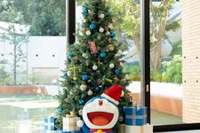 Museum Fujiko F. Fujio mengadakan pameran dan dekorasi Natal. Pohon Natal Doraemon di lantai dua Everyones Square dihiasi dengan banyak gadget rahasia.