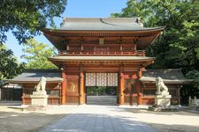 Pintu masuk utama Kuil Oyamazumi di Pulau Omishima, Kota Imabari, Prefektur Ehime, Jepang.