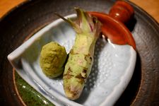 Wilayah Izu di Prefektur Shizuoka menawarkan hidangan serba wasabi segar seperti nasi wasabi atau mi soba wasabi.