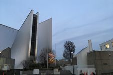 St. Mary&rsquo;s Cathedral Tokyo karya arsitek Jepang, Kenzo Tange.