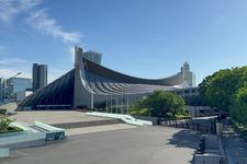 Yoyogi National Gymnasium karya arsitek Jepang, Kenzo Tange.