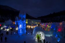 Festival es di Danau Shikotsu, Hokkaido.