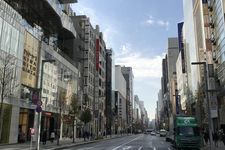 Ginza-Dori Ave, karya arsitektur ikonik di Ginza, Jepang.