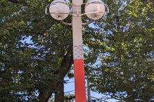 Tiang lampu jalan bertema Ultraman Seven di Kota Ultraman Tokyo.