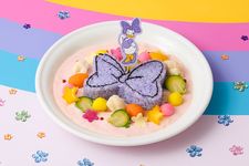 Ribbon Stew Rice Daisy, salah satu menu di kafe bertema Minnie Mouse dan Daisy Duck di Tokyo dan Osaka.