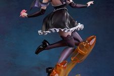 Action figure Ram dan anime Re:Zero dengan kostum penyihir, tanduk, dan alas labu.