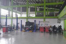 Ruang pelatihan otomotif di PPKD Jakarta Timur.