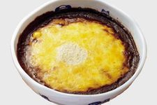 Kari di dalam mangkok porselen khas Prefektur Saga, Jepang.