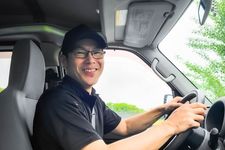 Pakailah kaus dan topi saat cuaca cukup panas di Jepang.