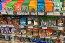 Ginza Washita Shop, tempat beli oleh-oleh khas Prefektur Okinawa, Jepang.