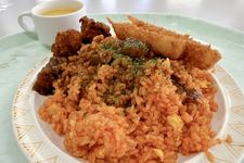 Turkish rice khas Nagasaki terdiri dari nasi goreng, spageti, dan katsu babi.